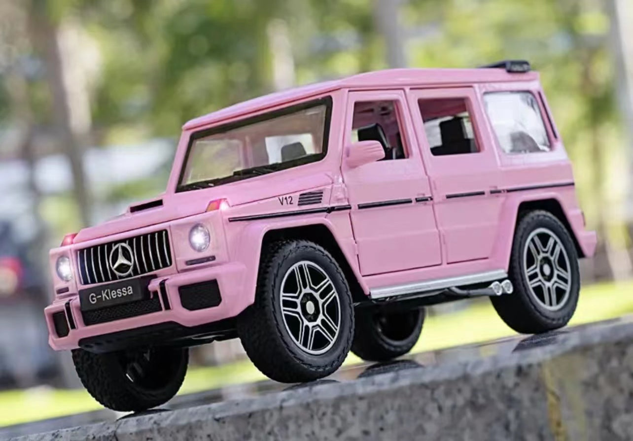 Mercedes Benz G63 Off-Road Car Diecast 1:24 (Pink)