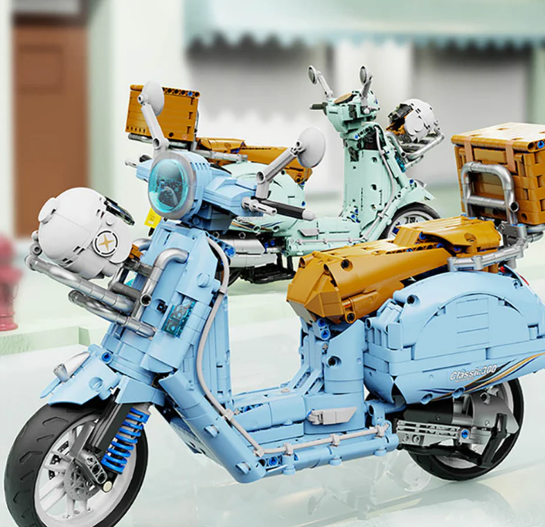 Vespa GTS 300 Classic Italian Scooter 1827 pcs Building Blocks Mini Motorcycle