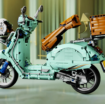 Vespa GTS 300 Classic Italian Scooter 1827 pcs Building Blocks Mini Motorcycle