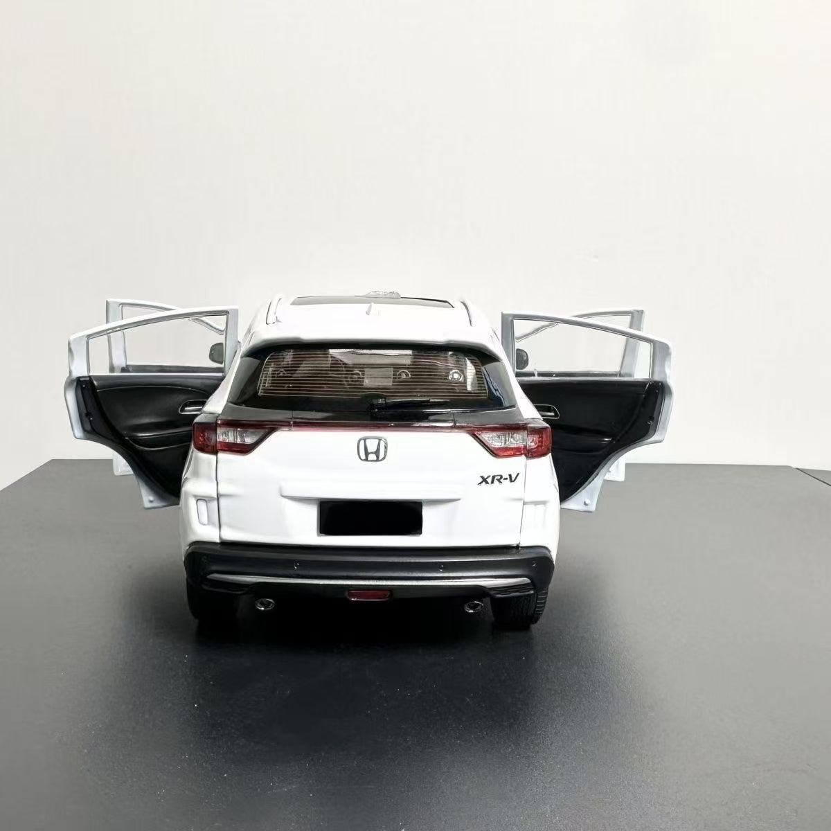 Honda XRV Full Series 2015 to 2023 White SUV 1:43 Car Scale