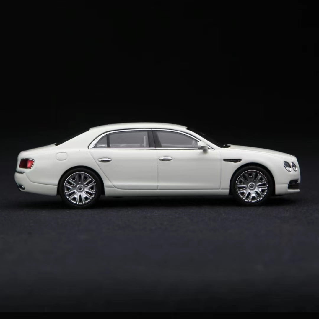 Kyosho Bentley Flying Spur W12 Simulation Alloy White 1/43 Scale Vehicles