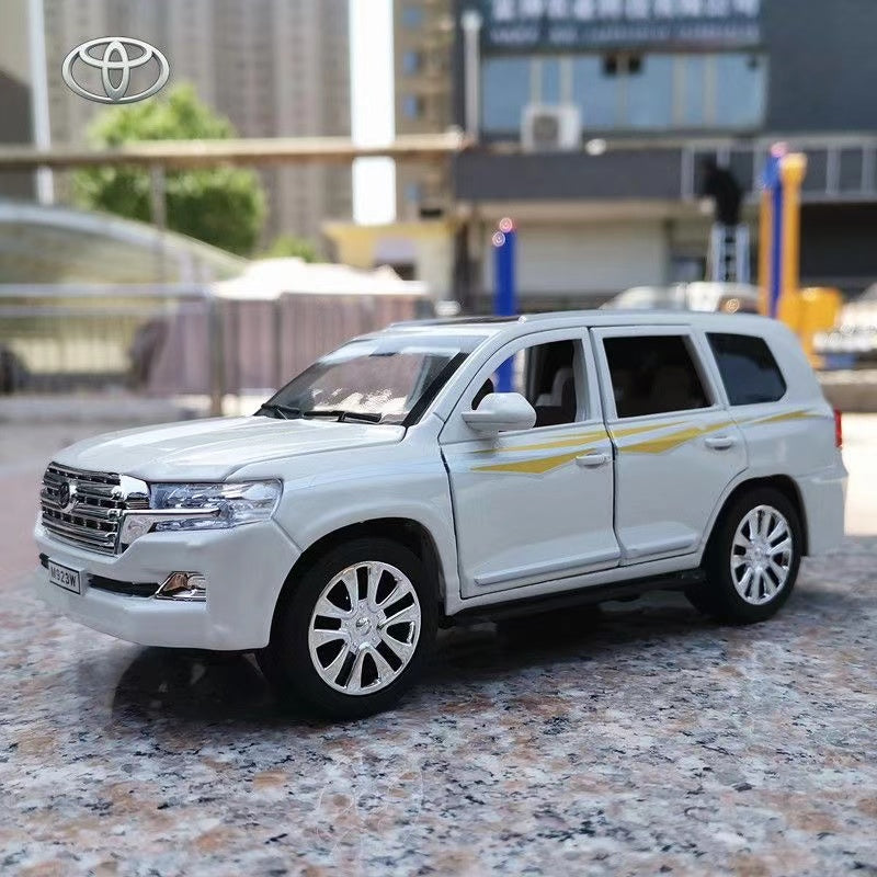 Toyota Land Cruiser SUV 1/24 Diecast Cars (White)