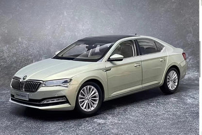 2020 Skoda New Superb Gold 1:18 Model Car