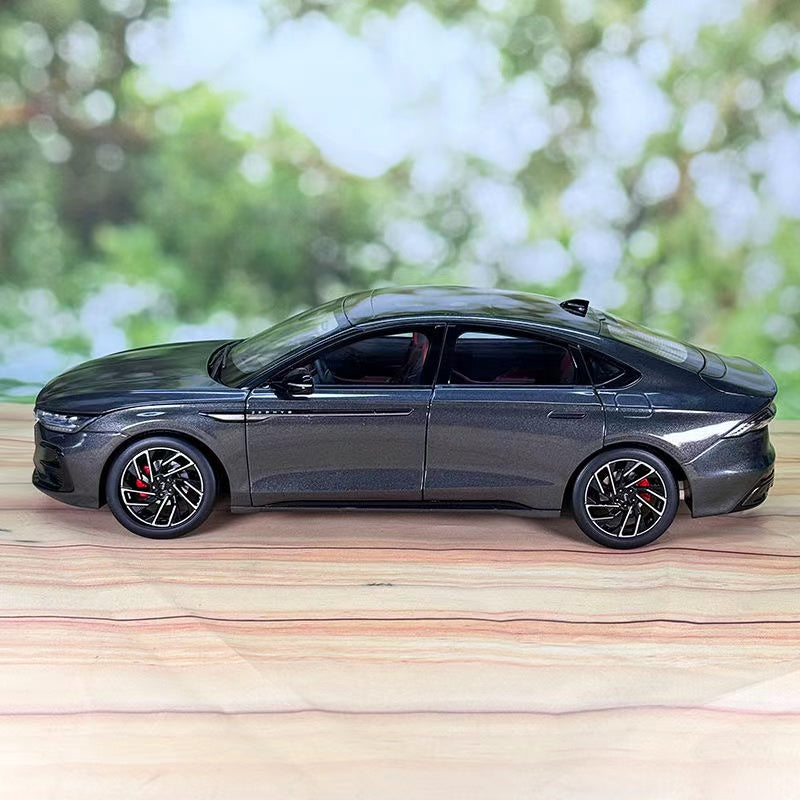 Lincoln Zi Cool Metal Black 1:18 Car Model