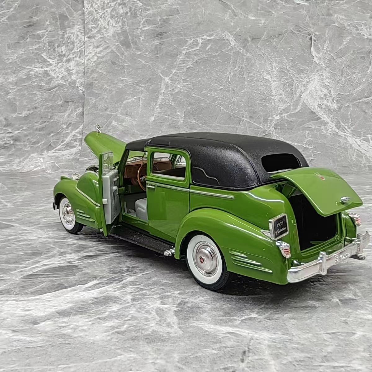 1938 Cadillac Fleetwood Series 90 V16 Signature Models 32340 Green 1/32 Diecast