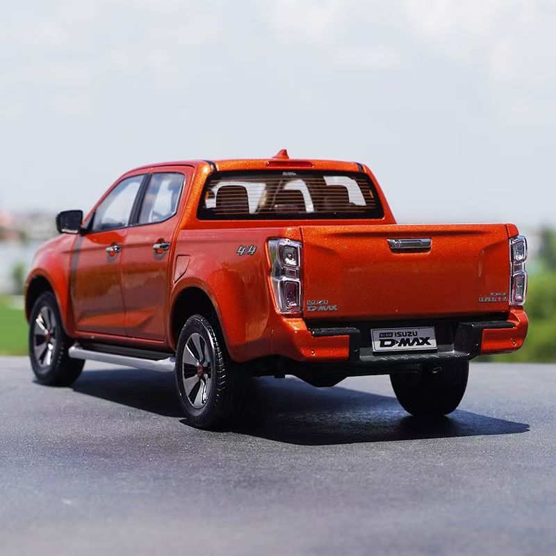 2021 Orange ISUZU D-MAX Pickup 1:18 Car Model