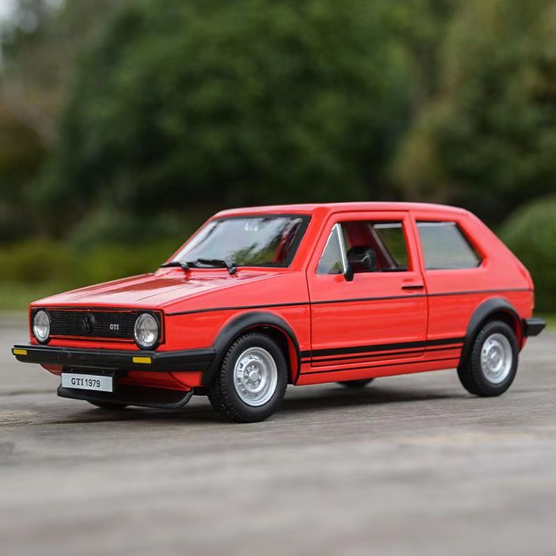 1979 Bburago Golf MK1 GTI Hot Hatch Static Volkswagen Golf GTI Hatchback 1/24th Scale Model Cars (Red)