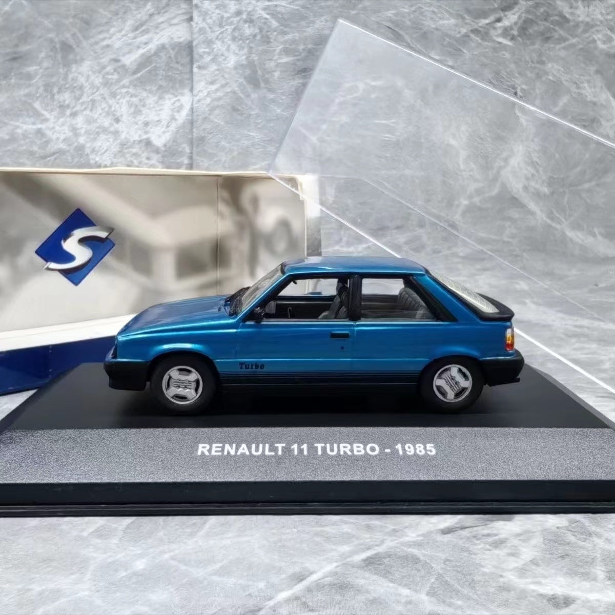 1985 Renault 11 Turbo Sedan 1:43 Diecast Cars (Blue)