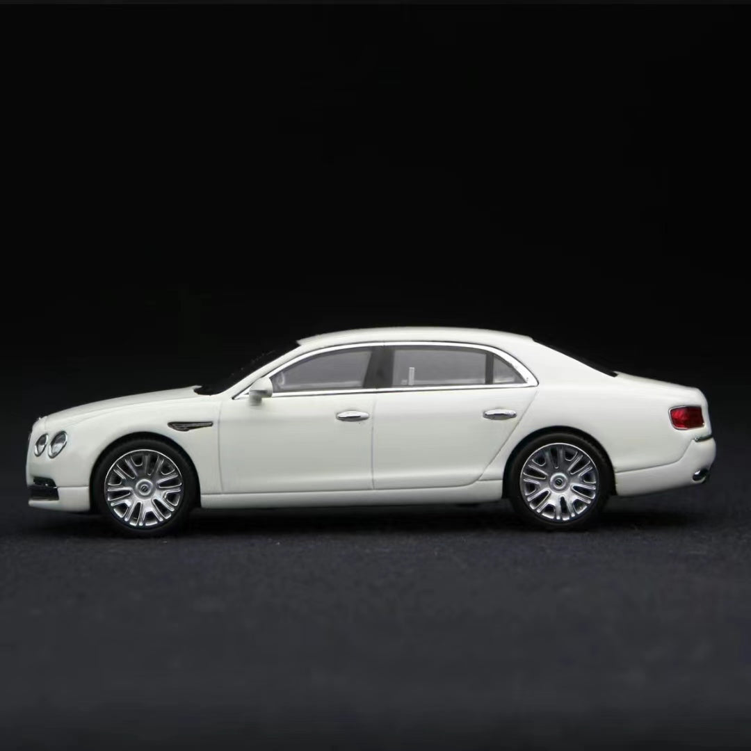 Kyosho Bentley Flying Spur W12 Simulation Alloy White 1/43 Scale Vehicles