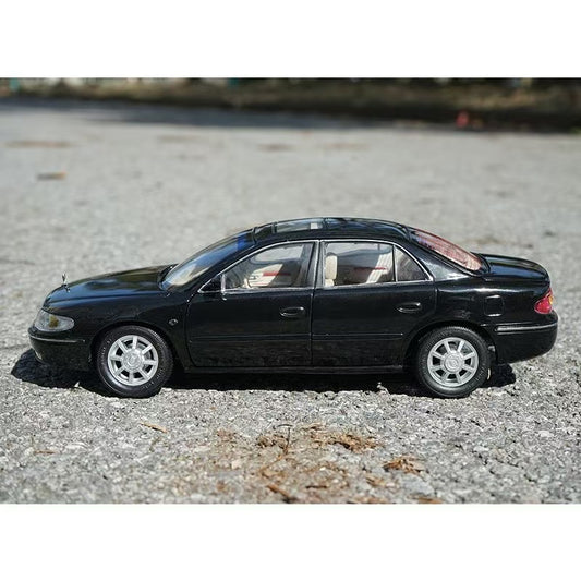 Buick Regal First Generation Sedan 1:18 Diecast Cars (Black)